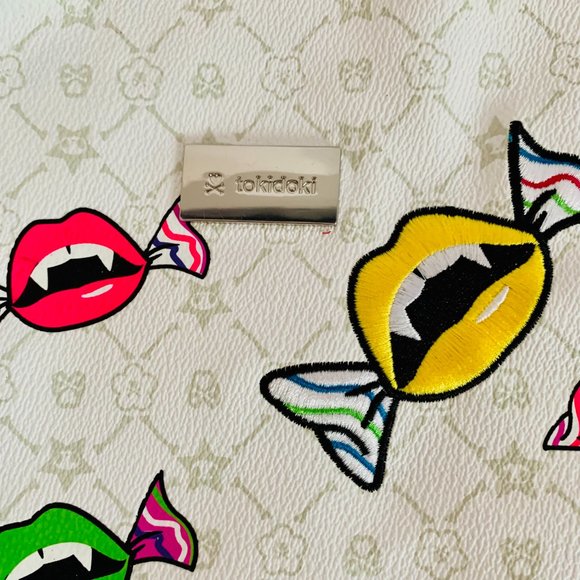 TOKIDOKI PICO FLUO VAMPIRE LIPS CROSSBODY BAG WITH DUST BAG - Picture 3 of 13